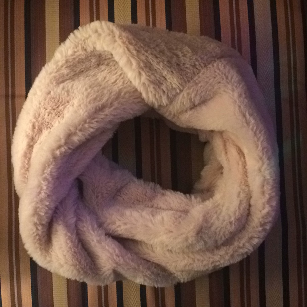 American Eagle Faux Fur Infinity Scarf